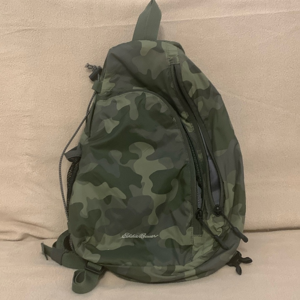 EUC Eddie Bauer camouflage crossbody bag